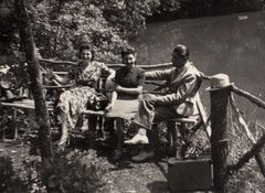 Romania, Istv&aacute;n R&oacute;na (right) with relatives, 1941, Róbert Róna, [object Object], [object Object], Dokuforte #431