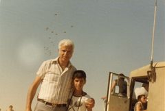 Israel, In a parachuting demonstration, 1987, סימה שפיר, [object Object], [object Object], [object Object], Dokuforte #1038