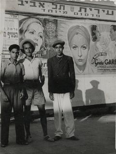 Israel, Boys in front of posters, 1935, סימה שפיר, [object Object], [object Object], Dokuforte #272