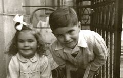 Hungary, Csanády utca 2., Kati R&oacute;na (left) with her brother Robi R&oacute;na&nbsp;, 1951, Róbert Róna, [object Object], [object Object], [object Object], Dokuforte #597