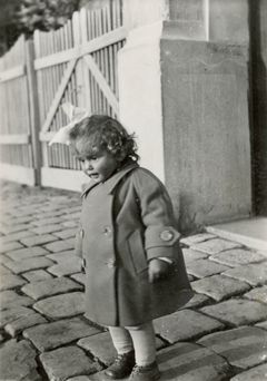 Hungary, Róna street 121, Judit Kinszki, 1935, Judit Kinszki, Imre Kinszki, [object Object], Dokuforte #303