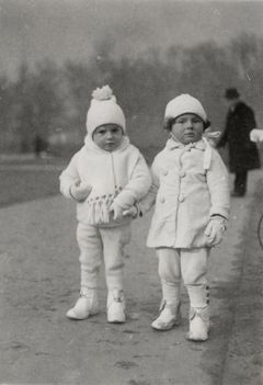 Hungary, G&aacute;bor Kinszki with his cousin, 1930, Judit Kinszki, Imre Kinszki, [object Object], Dokuforte #144
