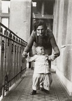 Hungary, Róna street 121, G&aacute;bor Kinszki with his mother Ilona G&aacute;rdonyi, 1928, Judit Kinszki, Imre Kinszki, [object Object], [object Object], Dokuforte #93