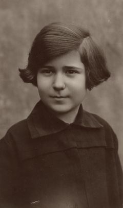 Hungary, Agnes Beregi, 14 years old, 1931, Éva Barta-Liener, [object Object], [object Object], Dokuforte #1180