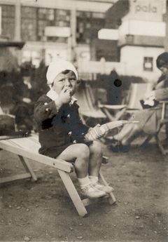 Hungary, G&aacute;bor Kinszki, 1930, Judit Kinszki, Imre Kinszki, [object Object], [object Object], Dokuforte #143