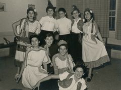 ישראל, בית החלוצות, נשים חוגגות פורים, 1956, גידי רשף, [object Object], [object Object], Dokuforte #666