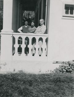 Brazil, Wife of P&aacute;l R&oacute;na, Kl&aacute;ri Nagy with her parents&nbsp;, 1950, Róbert Róna, [object Object], [object Object], [object Object], [object Object], [object Object], Dokuforte #556