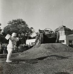 Hungary, Budapest Autumn Fair, 1942, Judit Kinszki, Gábor Kinszki, [object Object], [object Object], Dokuforte #452