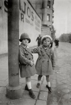 Hungary, Bethlen Gábor street, Endre G&aacute;rdonyi and G&aacute;bor Kinszki (left to right), 1931, Judit Kinszki, Imre Kinszki, [object Object], [object Object], Dokuforte #199