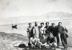 Israel, Shmuel Sasson (in the middle, squatting), maybe near the Kineret (Galilee sea)
&nbsp;
&nbsp;, 1950, גלית ששון וידמן, [object Object], [object Object], [object Object], Dokuforte #587