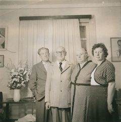 Brazil, P&aacute;l R&oacute;na, his wife Kl&aacute;ri Nagy and their family., 1957, Róbert Róna, [object Object], [object Object], Dokuforte #707