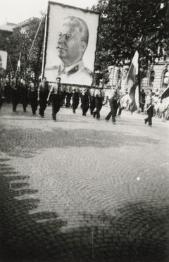 Hungary, 1st of May celebrations (picture of Stalin on the board), 1950, Éva Barta-Liener, Dokuforte #1197
