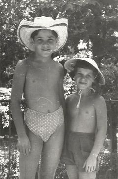 Hungary, Robi R&oacute;na (left) and Kati R&oacute;na, 1958, Róbert Róna, [object Object], [object Object], Dokuforte #757