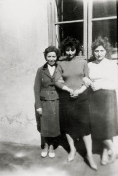 Hungary, Kohn girls, 1958, Odette Havasi, [object Object], Dokuforte #729