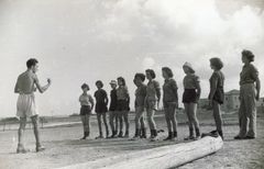 Israel, Shmuel Sasson as an instructor for youth, 1950, גלית ששון וידמן, [object Object], Dokuforte #581