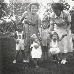Hungary, Mátyásföld, R&oacute;na and Pap families are on holiday together, 1949, Róbert Róna, [object Object], Dokuforte #550