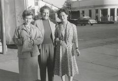 Canada, Zsuzsi L&ouml;fler, &Eacute;va Nagy and Edit Oszterman cousins (left to right), 1957, Róbert Róna, [object Object], [object Object], Dokuforte #678