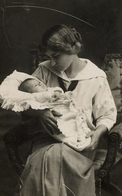 Hungary, Mrs Sándorné Beregi, Maria Stein with her first child Irén Beregi, 1913, Éva Barta-Liener, Gyula Ruzicska, Debrecen, [object Object], [object Object], [object Object], Dokuforte #1181