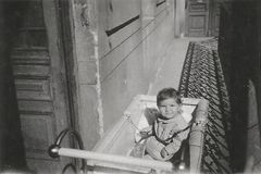 Hungary, Garay street 19., Robi R&oacute;na, 1945, Róbert Róna, [object Object], [object Object], Dokuforte #496