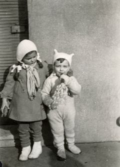 Hungary, P&eacute;ter Pollak and Judit Kinszki (right), 1938, Judit Kinszki, Gábor Kinszki, [object Object], Dokuforte #378
