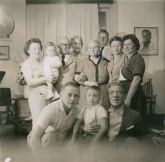 Brazil, P&aacute;l R&oacute;na, his wife Kl&aacute;ri Nagy and their family., 1957, Róbert Róna, [object Object], [object Object], Dokuforte #703