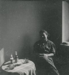 Finland, Kl&aacute;ri Nagy
on the back of the photo: "close to the radiator, at the cozy corner of the old apartment.", 1935, Róbert Róna, [object Object], [object Object], [object Object], [object Object], Dokuforte #283