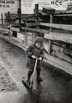 Hungary, Róna street, G&aacute;bor Kinszki, 1931, Judit Kinszki, Imre Kinszki, [object Object], [object Object], Dokuforte #225