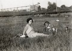Hungary, Róna utca  Bulgarian horticulture, G&aacute;bor Kinszki with his mother Ilona G&aacute;rdonyi, 1930, Judit Kinszki, Imre Kinszki, [object Object], [object Object], Dokuforte #167