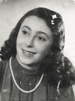 Hungary, Vera Schwarcz, 1940, Gabi Laron, [object Object], Dokuforte #1411