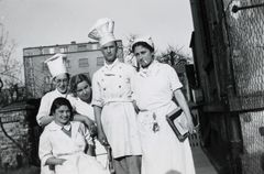 Germany, Cooks in the garden of the Jewish Hospital, Frankfurt. Aranka Kreisman on the right, 1932, Gabi Laron, [object Object], [object Object], [object Object], Dokuforte #1476