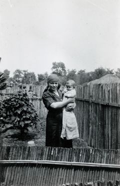 הונגריה, 1930, Gabi Laron, [object Object], [object Object], [object Object], Dokuforte #1520