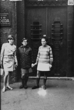 Hungary, Dob street 35., Girls (on the right Juli Lazarovits) in front of the kosher meat store, 1969, Gabi Laron, [object Object], [object Object], [object Object], Dokuforte #1833