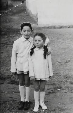 Hungary, Gabi and Erika Lazarovits (left to right), 1957, Gabi Laron, [object Object], Dokuforte #1842