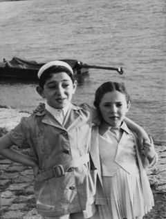 Hungary, Dob street, Gabi Lazarovits, Erika Lazarovits (left to right), 1957, Gabi Laron, [object Object], [object Object], Dokuforte #1882