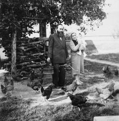 Hungary, Svábhegy, Sándor Lazarovits, Joli, Judit (left to right), 1955, Gabi Laron, [object Object], [object Object], [object Object], Dokuforte #1915