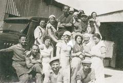 Israel, Construction workers in Israel in the early 1950s, including Alexander Székely, 1950, המוזיאון למורשת היהדות הדוברת הונגרית, [object Object], Dokuforte #1209