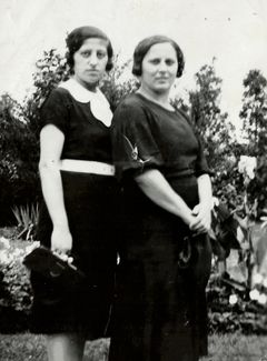 Katalin Helfmann with her collegaue, 1932, Katalin Memon, Dokuforte #1230