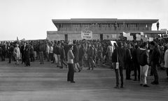 ישראל, הפגנה, 1970, Gabi Laron, Gabi Laron, [object Object], [object Object], Dokuforte #1400