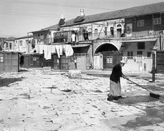 Israel, Mea Shearim, Hungarian yard, 1969, Gabi Laron, Gabi Laron, [object Object], [object Object], Dokuforte #1322