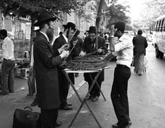 Israel, Mea Shearim, 1969, Gabi Laron, Gabi Laron, [object Object], [object Object], [object Object], Dokuforte #1352