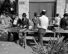 Israel, Mea Shearim, 1969, Gabi Laron, Gabi Laron, [object Object], [object Object], [object Object], Dokuforte #1351