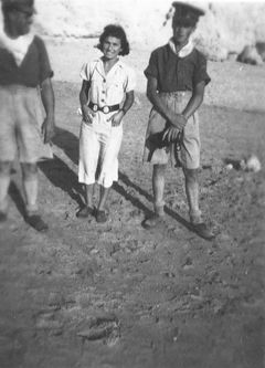 Israel,Eretz Israel, Hashomer Hatzair Hungary, Margit with friends, 1934, Yehudit Adel Sholdos, [object Object], [object Object], Dokuforte #2538