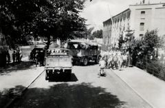 Germany, The convoy passes the camp, 1945, Yehudit Adel Sholdos, [object Object], [object Object], [object Object], [object Object], [object Object], Dokuforte #2671