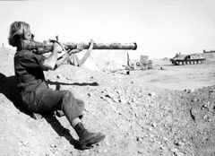 מצרים, טיל כתף מצרי, נגד רק"ם וגם מטוסים.

בשיתוף פעולה עם נדב מן / ביטמונה, 1973, Dany Benshalom, Dany Benshalom, [object Object], [object Object], [object Object], [object Object], [object Object], Dokuforte #3062