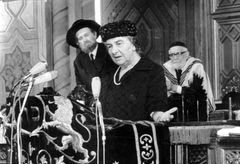 Romania, Golda Meir's historic visit to Bucharest, Romania, before the Prague Spring of 1970. The only time a woman spoke from the honored place of the Chief Rabbi – "Rosen" at the main synagogue.

With cooperation of Nadav Mann / Bitmuna, 1970, Dany Benshalom, Rafi Benshalom, [object Object], [object Object], [object Object], [object Object], [object Object], [object Object], [object Object], [object Object], Dokuforte #3635