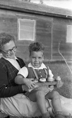 Israel, גדעון, חביבה שמרר, 1955, Ruth Lackner Hiller / Kibbutz Haogen Archive, [object Object], [object Object], [object Object], [object Object], [object Object], [object Object], [object Object], Dokuforte #4263