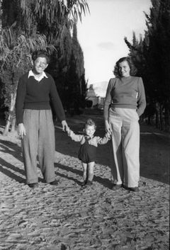 ישראל, אסתר, שמחה ומרדכי אבני מרמלשטיין, 1955, Ruth Lackner Hiller / Kibbutz Haogen Archive, [object Object], [object Object], [object Object], [object Object], [object Object], [object Object], [object Object], [object Object], Dokuforte #4224