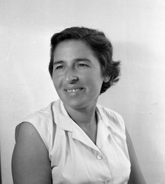 Israel, אהובה אלק, 1950, Ruth Lackner Hiller / Kibbutz Haogen Archive, [object Object], [object Object], [object Object], [object Object], Dokuforte #4178