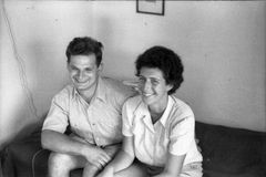 Israel,  חנה, יונה ויזלברג, 1955, Ruth Lackner Hiller / Kibbutz Haogen Archive, [object Object], [object Object], [object Object], Dokuforte #4349