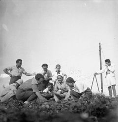 Israel, חיים עזר, אסתר יוזפוביץ, בועז לייכט, שלמה גרוס, פרחה פלג, שמואל שדה, 1955, Ruth Lackner Hiller / Kibbutz Haogen Archive, [object Object], [object Object], [object Object], [object Object], [object Object], [object Object], Dokuforte #4341